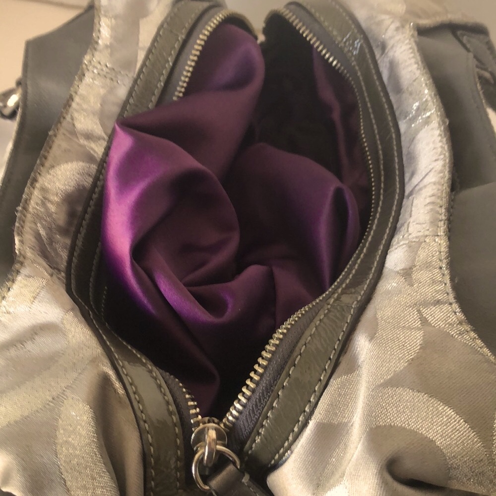 Coach Shoulder Bag. - Picture 8 of 12